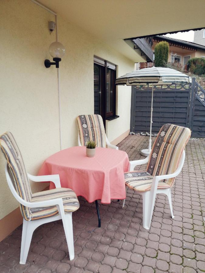 Ebenerdige Ferienwohnung Mit Grosser Terrasse In Der Naehe Des Waldes, Zum Wohlfuehlen Schoneck Eksteriør bilde